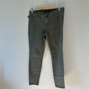 5/$20🎉 Rock & Republic Skinny Jeans Size 12 Olive Green